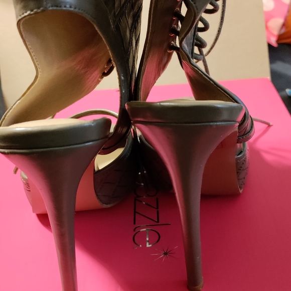 Heels - Picture 2 of 5